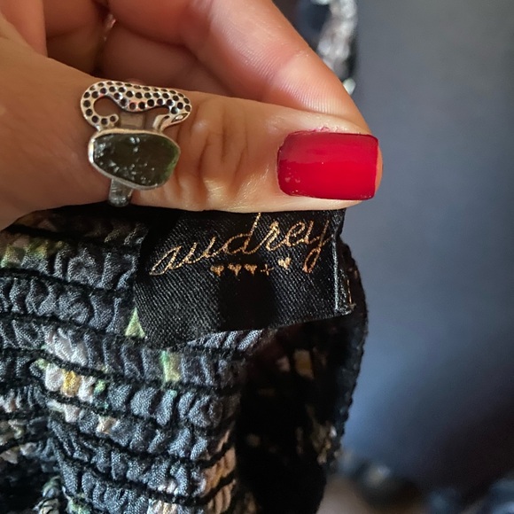 Floral Crochet Tank top blouse - Picture 3 of 4